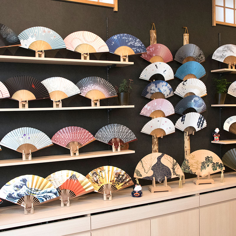 Hand fans shop in stores